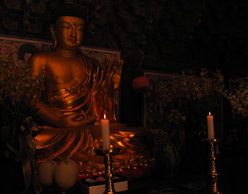 sitting budha