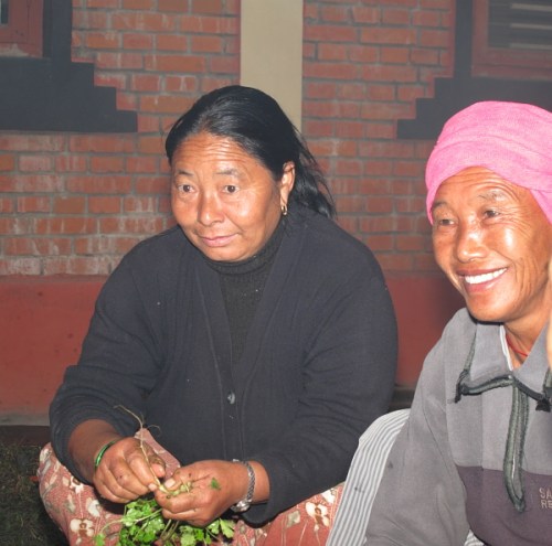 tibetan women preparing food